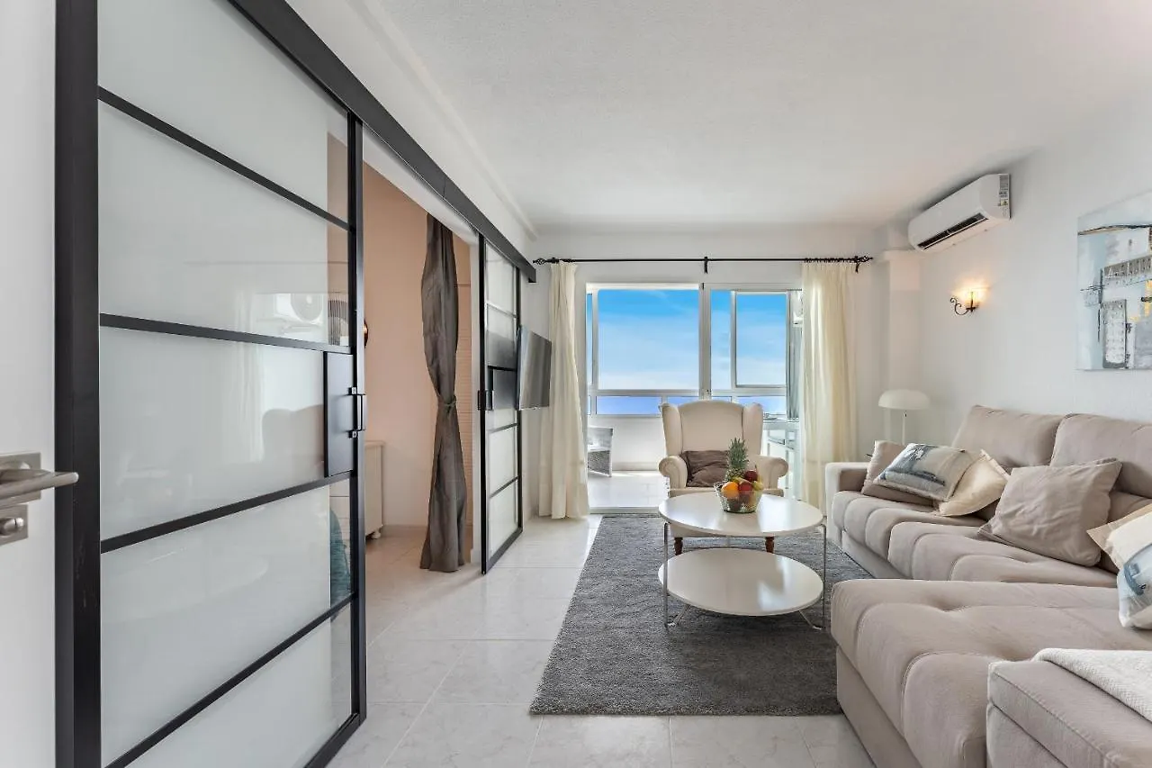 Lejlighed Coastal Charm Renovated 2Bed Apt, Pool, Sea Views Benalmádena