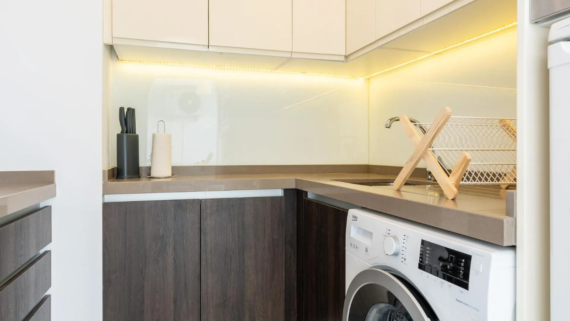 아파트 Coastal Charm Renovated 2Bed Apt, Pool, Sea Views 베날마데나코스타